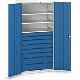 Armoire d'atelier équipée avec 3 étagères et 8 tiroirs portes bleues.
