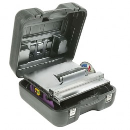Scie de découpe carrelage électrique DIAMINIBOX 180 dans la valise de transport.